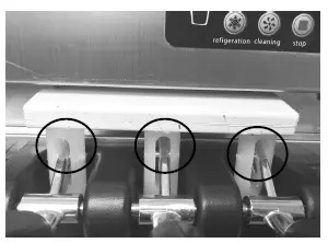 VEVOR BJLJA168TSR50HZ01V1 Commercial 3 Flavors Soft Ice Cream Machine 3