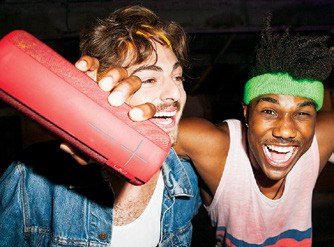 ue Ultimate ears Portable Wireless - FEATURES AT A GLANCE 2